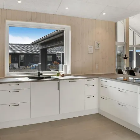 Holiday home Lovely In Vaeggerlose With Kitchen *