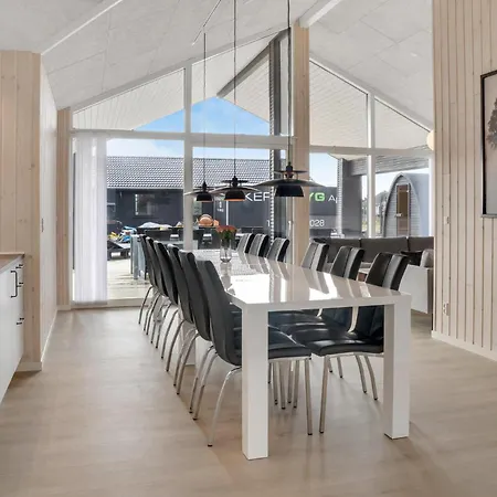 Lovely In Vaeggerlose With Kitchen