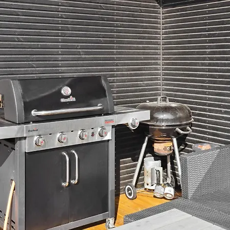 Lovely In Vaeggerlose With Kitchen Boto By