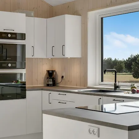 Lovely In Vaeggerlose With Kitchen *