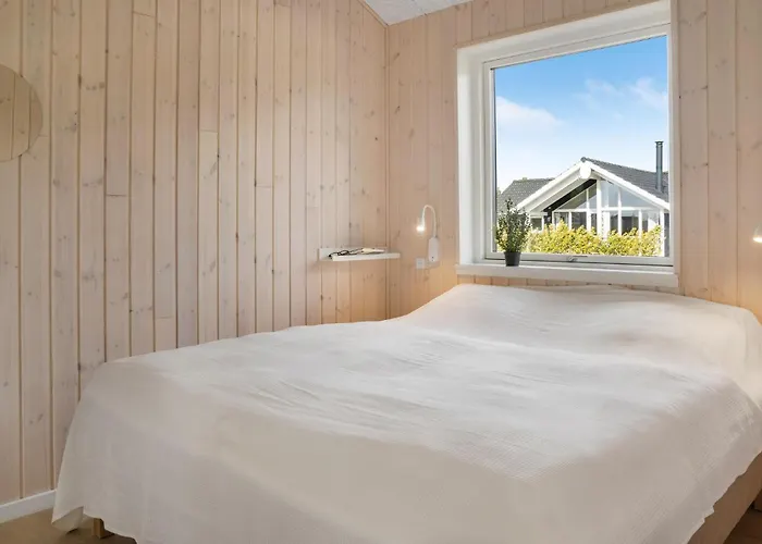Semesterbostad Lovely In Vaeggerlose With Kitchen *