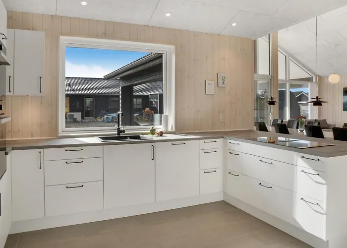 Semesterbostad Lovely In Vaeggerlose With Kitchen *