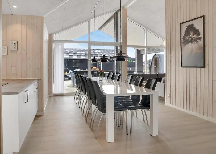 Lovely In Vaeggerlose With Kitchen